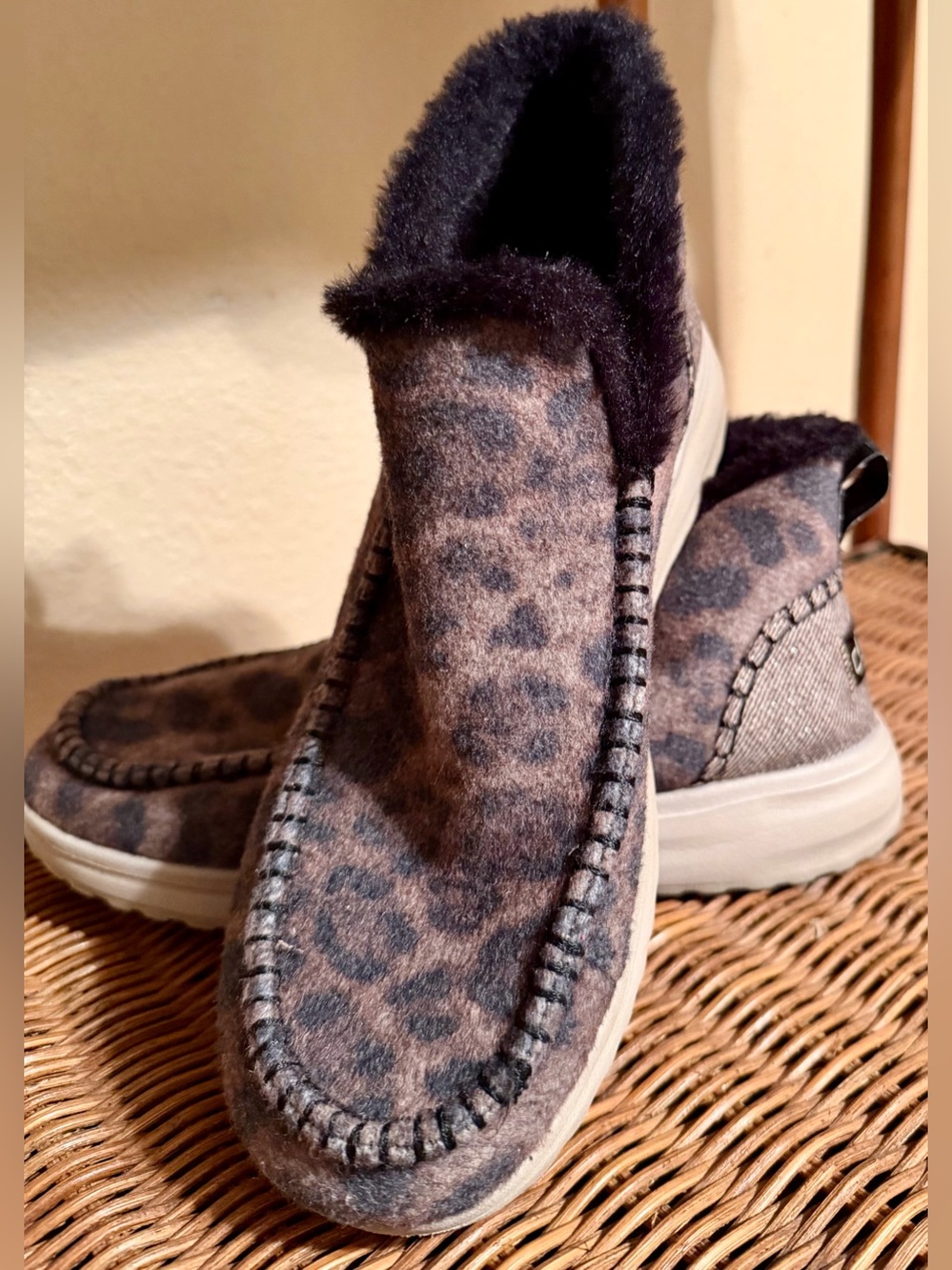Women’s Hey Dudes “Denny” Slip On Bootie ~ Size 10 ~